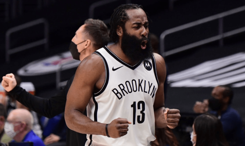 英雄联盟战争学院-今晚社区盾传出新动向，罗马复出首秀，管理层表态——媒体盛赞，赛季目标并未改变的简单介绍