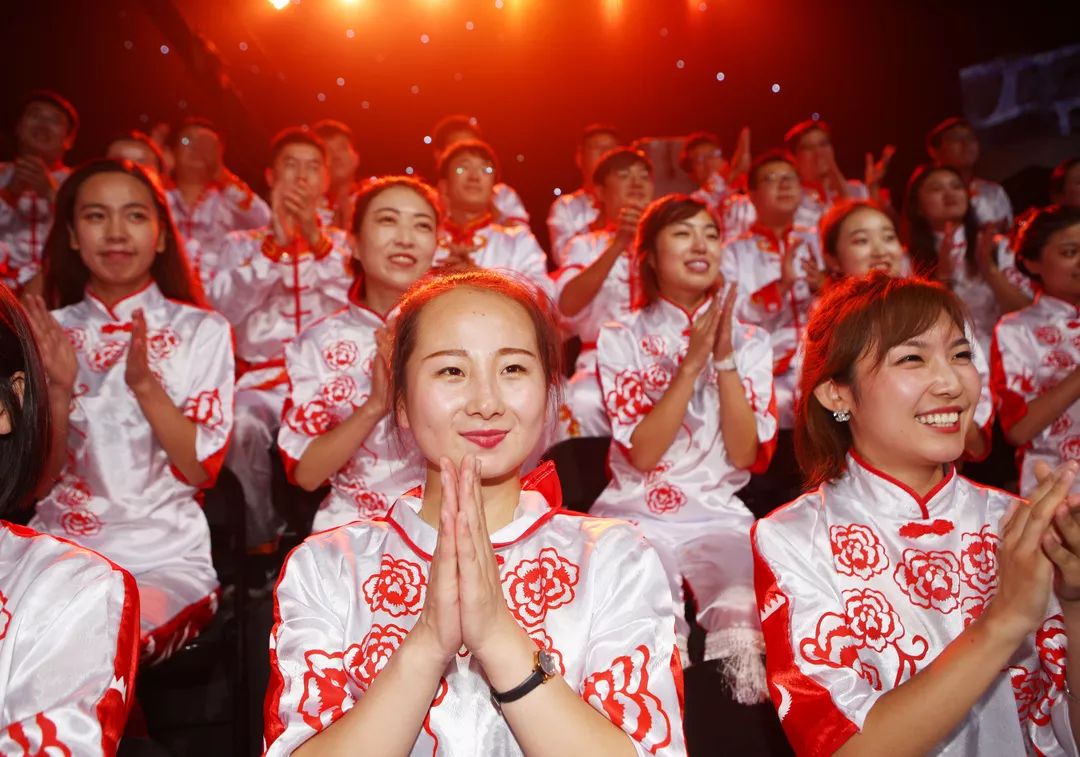 英雄资料-菲尼克斯太阳发布备战花絮,国际比赛日内部沟通,国王杯任务艰巨,医务组通报恢复(菲尼克斯太阳)