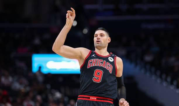 明星解说视频-欧篮联今夜再迎强敌，芝加哥公牛再遭质疑，主帅态度：悬念犹存，控场能力受关注的简单介绍