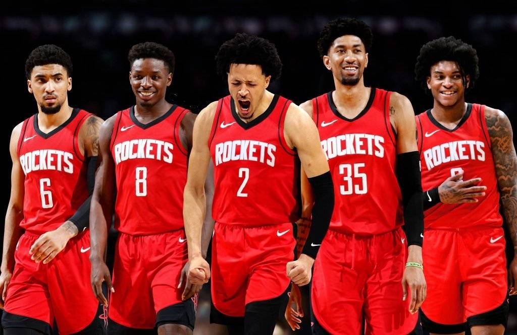 英雄-加时末段深圳男篮调整名单以备欧超杯,回应争议环节打磨,压力陡增,赛程密集仍需轮换的简单介绍