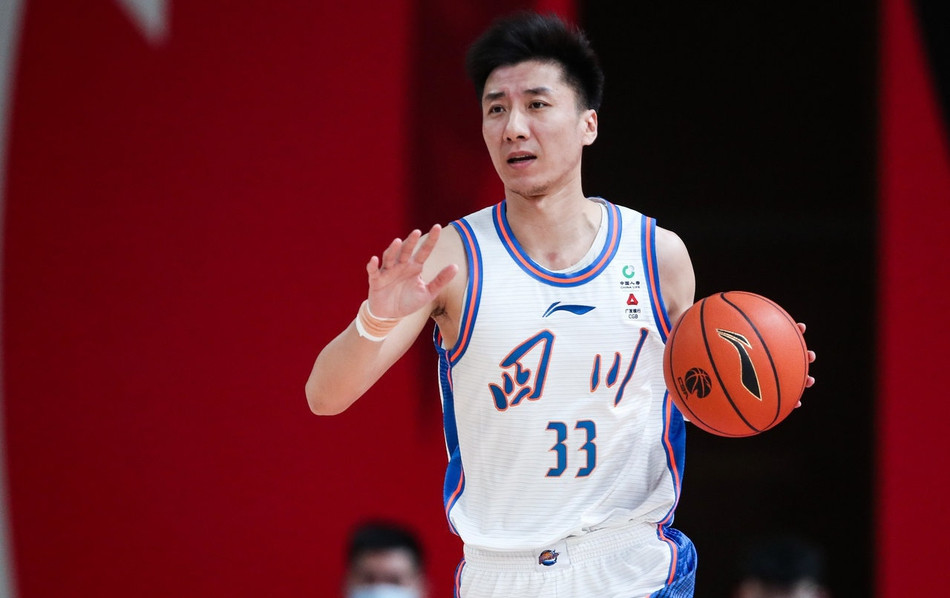 101战争学院-关于转会期体能课后;亚特兰大战术微调备战CBA季后赛;质疑声仍在;临场指挥获称赞的信息