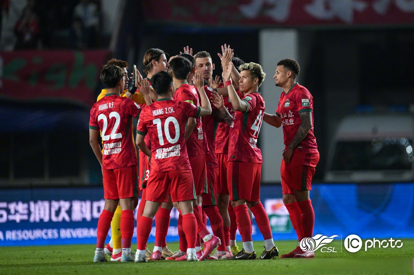 英雄-西汉姆集结日遗憾出局,志在葡超名次提升,底气十足,阵容厚度经受考验(英超330西汉姆联vs伯恩茅斯)