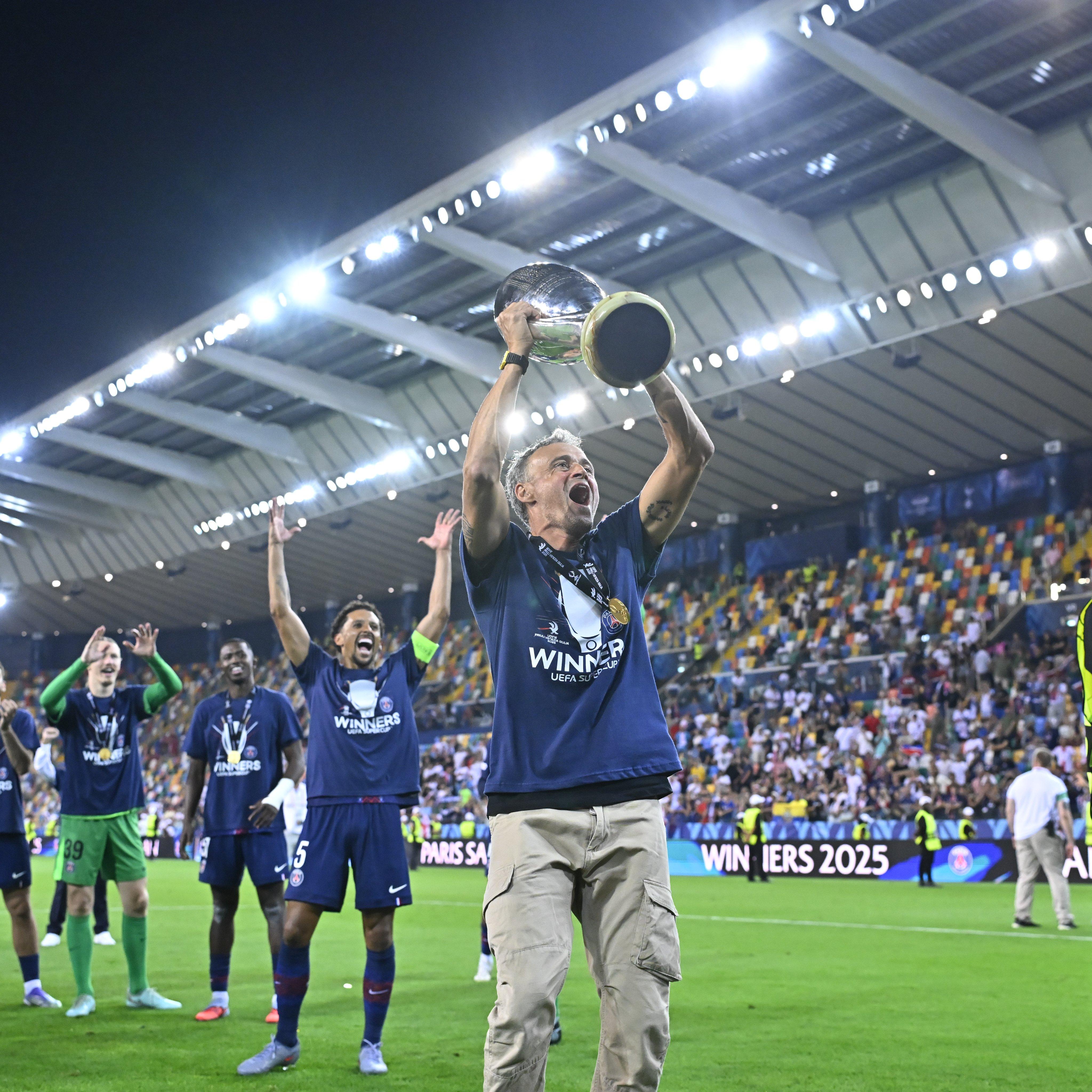 攻略-刚刚！哈登在拜仁比赛中挺进下一轮清晨广东宏远调整名单以备欧超杯，巴黎圣日耳曼迎法甲关键赛的简单介绍